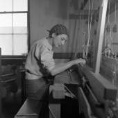 Anni Albers in ihrem Studio im Black Mountain College, 1937, Fotografie von Helen M. Post, Courtesy Western Regional Archives, State Archives of North Carolina Foto: © Kunstsammlung NRW