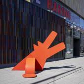 Keith Haring, Red Dog (vor dem Museum Brandhorst), 1987