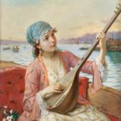 Fausto Zonaro (1854–1929) Lautenspielende Odaliske am Bosporus, 85 x 64 cm, Auktion 25. April 2024, Schätzwert € 240.000 – 280.000 