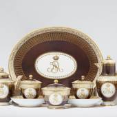 Tête à tête für eine Prinzessin ISM Kaiserliche Porzellanmanufaktur St. Petersburg, um 1794. Ergebnis € 25.000 ￼￼￼￼