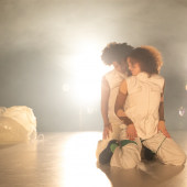 Marga Alfeirão with Mariana Benenge, Myriam Lucas, Shaka Lion LOUNGE [8:tension] Young Choreographers’ Series © Mayra Wallraff