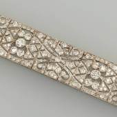Kat.-Nr.: 11 00684           Art-Deco-Armband mit Diamanten,           Platin, Frankreich um 1920, Diaman-           ten zus. ca. 12.50 ct Weiß-l.get.           Weiß/si-p1, L. ca. 17 cm           Limit 12.900,- €