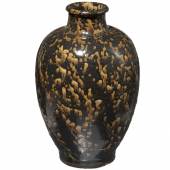Vase aus China des 12. bzw. 13. Jhdts. ein schönes Highlight (Losnummer 7621).