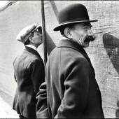 03 HENRI CARTIER-BRESSON (1908–2004) Brüssel, Belgien 1932 37,9 x 56 cm, Silbergelatineabzug Startpreis: 3.000 € / Schätzpreis: 5.000–6.000 €