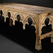 Neugotischer Tisch, Frankreich,
19. Jahrhundert An extraordinary French Neogothic chestnut(?) table, 19th ct.