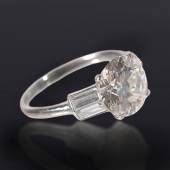 A good quality Art Deco large diamond set ring, £6,000 - 8,0000.