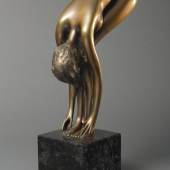 Bruno Bruni (1935 in Gradara bei Pesaro/Italien), Bronze, "La Volta", Ex. 135/250, signiert, Gießerstempel, ca. 47cm  Limitpreis 900 €