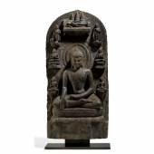 Stele mit den acht grossen Taten des Buddha  Nord-Indien | Pala Dynastie 12. Jh. | Schwarzer, glänzender Stein Schiefer | Höhe 66cm Ergebnis: 41.280 Euro