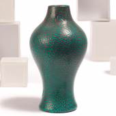 Los 667: Vase mit Dekor „A dama“ Venini & C. Murano | Modell 1953 | Farbloses Glas, aufgeschmolzene Murrine in opakem Türkisgrün und opakem Rot | Höhe 23 cm Ergebnis: € 34.500