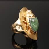 KatalogNr: 815 - Standort: Hamburg Ring, Juwelier: Maas Goldsmith, 750er RG (Rosé-Gold), Ringkopf mit Käfer (Korpus grüner Granat, Augen Brillanten 0,17 ct., TW, if), Gew. 38g RP: 3400,00 €