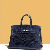 Hermès Tasche "Birkin", 2010, 35 cm. Abyss Krokodilleder, blau.  Schätzpreis: 35 000 – 40 000 €  Foto © Artcurial