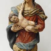 Bekrönte Madonna mit Kind,Holzschnitzarbeit des 18./19.Jahrhunderts,wohl Österreich,Höhe ca.82cm, unrestauriert