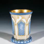 222 - Seltener Steinglasbecher Auktion: 233 - Privatsammlung  Friedrich Egermann, Blottendorf oder Buquoy'sche Glashütten, um 1835 Katalogpreis: 6.000 - 9.000 €