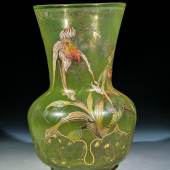 339 - Große Vase mit Frauenschuh Auktion: 231 - 25. Glasauktion Zwiesel  Emile Gallé, Nancy, datiert 1900 Katalogpreis: 3.000 - 3.500 €