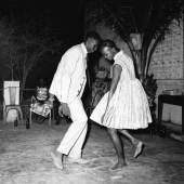 Malick Sidibé, Nuit de noel (happy club), 1963, Tirage argentique baryté, Estimate: € 16 000 – 18 000  (c) ARTCURIAL