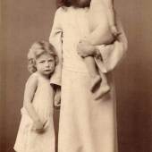 Karl Wilhelm Diefenbach mit seinen Kindern Helios und Stella, 1884 © Archiv der Spaun-Stiftung, Seewalchen