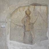 Fragment pompejanischer Wandmalerei: Frau im Peplos mit Hydria auf dem Kopf. Foto: Ute Joksch/SPSG