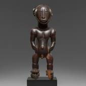 Nr. 388 106 Ahnenfigur der Hemba Demokratische  Republik Kongo H 56 cm Schätzpreis € 20.000 – 30.000,-