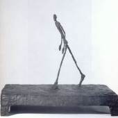 Alberto Giacometti, Homme traversant une place, n.d. 