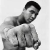 THOMAS HOEPKER. Muhammad Ali showing off his right fist. Archival Pigment Print, um 2009. Verkauft für CHF 20 900