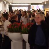 Großes Interesse zum Auftakt: Knapp 2.000 Kunstfreunde und Sammler besuchten die Vernissage der „Art & Antik Messe Münster“. Foto: Peter Grewer