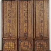 Die dreiteilige, detailreich verzierte Holztäfelung im Tiroler Volkskunstmuseum stammt aus der Werkstatt Conrad Gottfrieds aus dem 16. Jahrhundert. © Tiroler Landesmuseen 