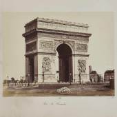 Édouard Baldus, Arc de Triomphe, Blatt 4 im Album PHOTOGRAPHIES DE PARIS, 1851-1870, Albuminpapier auf Karton, Saarlandmuseum – Moderne Galerie