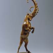 Franz Barwig d. Ä. Steinbock (aufgerichtet), 1911 Bronze, patiniert 55 x 23 x 17 cm © Belvedere, Wien