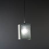 Lampe Acrylglas, Aluminium Lena Beigel Berlin, 2016 Das Acrylglas wurde guillochiert und die so mit Muster versehenen Platten »ins rechte Licht gerückt«.