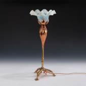 Seltene Jugendstil-Lampe, Benson. William A. S. Benson, um 1898/1900. In Form eines Blütenkelches  Kat.Nr. 2051, Limit: 460 €