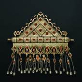 Turkmenen. Bild 05 Amulettbehälter (tumar) als Haussegen der Tekke-Turkmenen. © MFK, Marietta Weidner