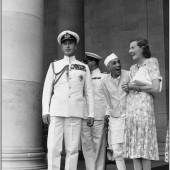 Henri Cartier-Bresson: Lord and Edwina Mountbatten with Nehru, Delhi, India, 1947 © 2023 Fondation Henri Cartier-Bresson / Magnum Photos