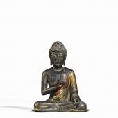 Lot 595 Seltene und bedeutende Figur des Amitabha Buddha China, Königreich Dali, Provinz Yunnan, 12./13. Jh. Bronze, H 29,7 cm Schätzpreis: € 100.000 – 150.000,-