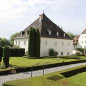   Gästehaus der Abtei Frauenwörth auf der Insel Frauenchiemsee * Foto: Deutsche Stiftung Denkmalschutz/Schabe