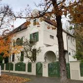 Von Parish Kostümbibliothek in der Kemnatenstraße 50 *Foto: Deutsche Stiftung Denkmalschutz/Schabe 