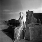 Cecil Beaton, Vivien Leigh as Cleopatra, 1944