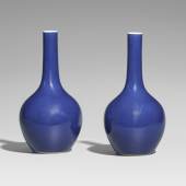 Nr. 378 519 Paar blau glasierte Vasen China, Yongzheng-Periode (1722 – 1735) Porzellan, H 19,5 cm Ergebnis: € 359.600,-