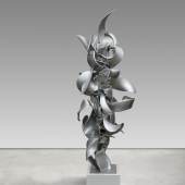 Tony Cragg (1949) „Industrial Nature” | 2018 | Aluminiumguss | 280 x 120 x 100 cm Ergebnis: € 275.000