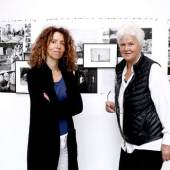  Katrin Bucher Trantow (Chefkuratorin des Kunsthaus Graz) und Regina Strassegger, die für das Projekt zu Inge Morath verantwortlich ist. Foto: Kunsthaus Graz/J.J. Kucek