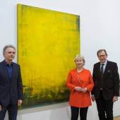 Kurator Günther Holler-Schuster mit Regina Ploner und Kulturlandesrat Christian Buchmann, Foto: Universalmuseum Joanneum/N. Lackner