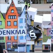Im Dezember übergab Dr. Steffen Skudelny fast 25.000 Unterschriften von Petitionsbefürwortern gegen das Denkmal-NICHT-Schutzgesetz in Düsseldorf * Foto: R.Rossner/Deutsche Stiftung Denkmalschutz 