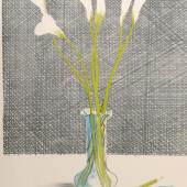 David Hockney, Lillies (Still Life), 1971, Farblithographie auf Velin. 64,5 x 51,5 cm (Darstellung); 75,3 x 52,2 cm (Blattgröße). Rechts unten mit Bleistift num., sign. und dat.: 12/65 David Hockney 1971. Verglast, gerahmt.