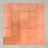 Carl Andre Fifth Copper Square, 2007. 25 unit square (5 x 5). Each square: 0,3 x 49,8 x 49,8 cm (0.12 x 19.61 x 19.61 in). Overall dimensions: 0.3 x 250.2 x 250.2 cm (0.12 x 98.5 x 98.5 in). Private Collection Europe. © Carl Andre / Adagp, Paris, 2018. Photo: Charles Duprat.