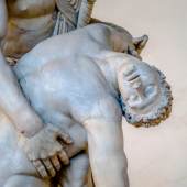 Foto: Der Körper des Patroklos wird von Menelaos geborgen (Fragment). Römische Skulpturengruppe, Florenz.