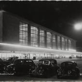 Der neue Westbahnhof bei Nacht, HDH-Verlag, um 1957, Sammlung Wien Museum 