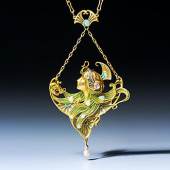 Art Nouveau pendant L. Gautrait (1865-1937) Gold, enamel, ’plique à jour’ enamel, opal, emerald, pearl and diamond Signed L. Gautrait Paris, circa 1900 .  Aussteller: Epoque Fine Jewels 