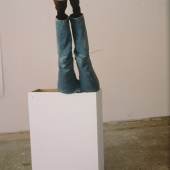Erwin Wurm | One Minute Sculpture, 1997 | ALBERTINA, Wien © Bildrecht, Wien 2024 