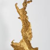 Luciano Fabro (*1936) L'Italia d'oro, 1971 Bronze, Blattgold, Seil 92 x 45 x 4 cm Courtesy Sammlung Goetz Foto: Wilfried Petzi, München