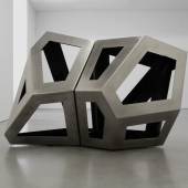 Richard Deacon, Fourfold Way CD Modell, 2021, stainless steel, 160 x 145 x 240 cm | 63 x 57 x 94 1/2 in (above). 