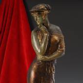 Kat.Nr.: 1850, Limit: 9.000 € Stuck, Franz von: "Helena". Seltene Bronzefigur.